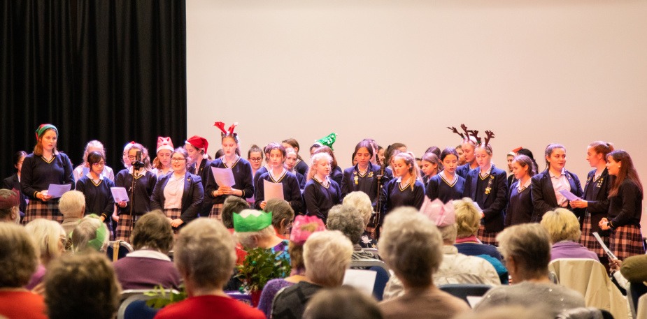 Senior.Citizens.Christmas.Party.at.Burgess.Hill.Girls.2