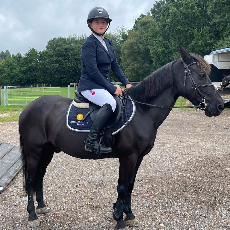 Show Jumping Sisters Make National Finals Heidi